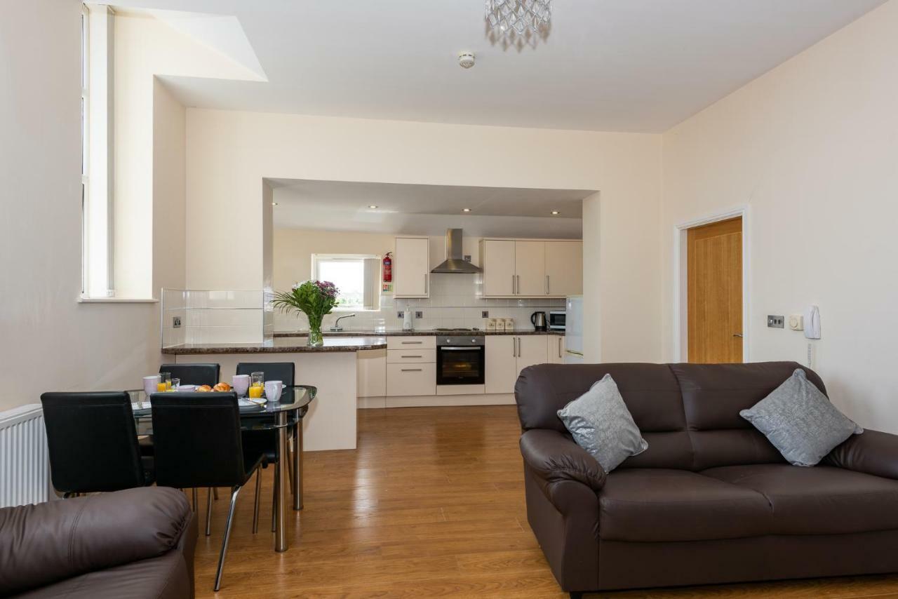 Waterview Deluxe Apartments 배로우인퍼니스 외부 사진